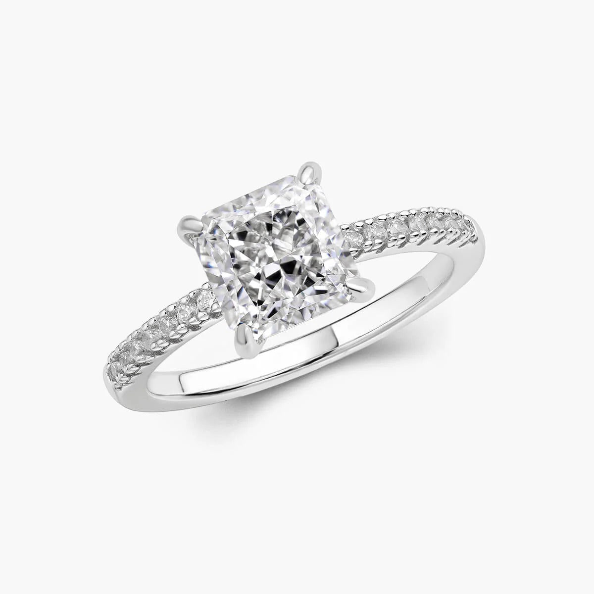 Toujours Moissanite