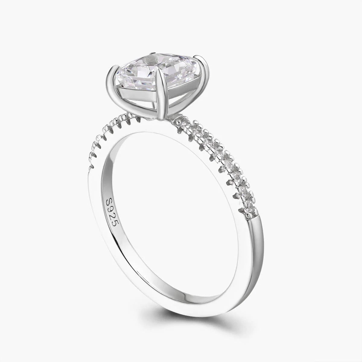 Toujours Moissanite
