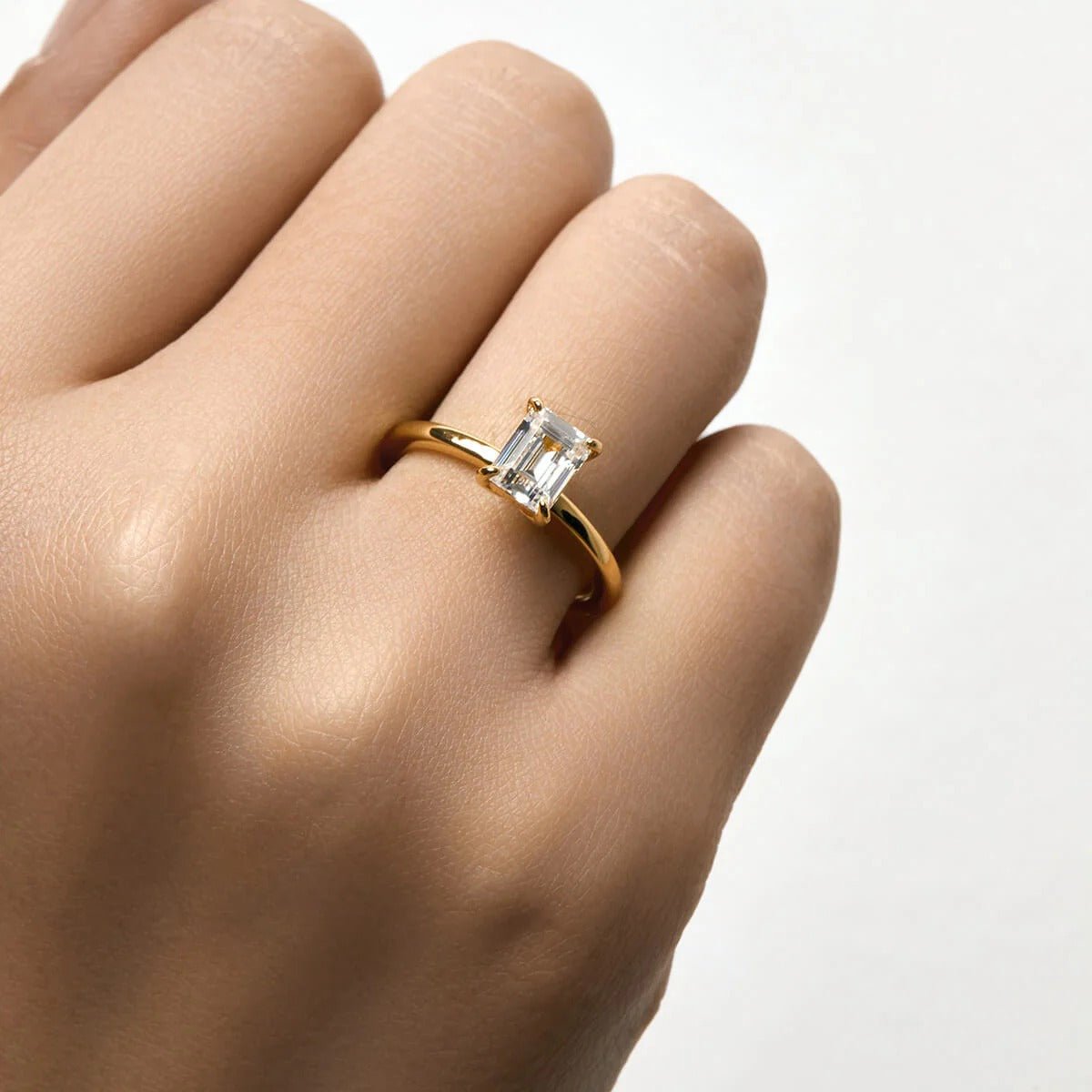 Mon Bisou Moissanite