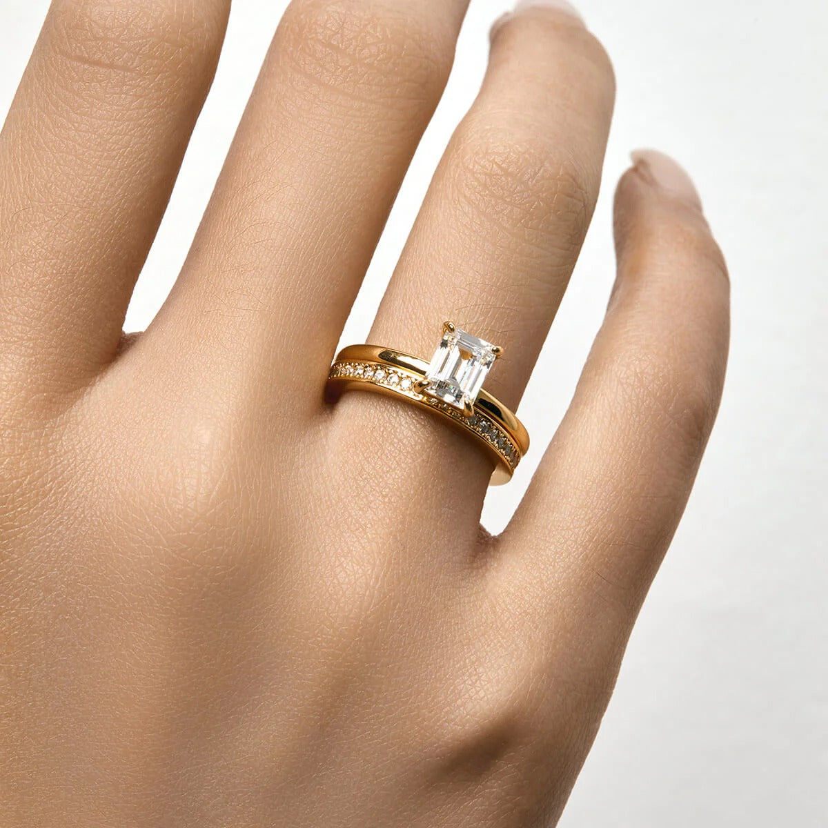 Mon Bisou Moissanite