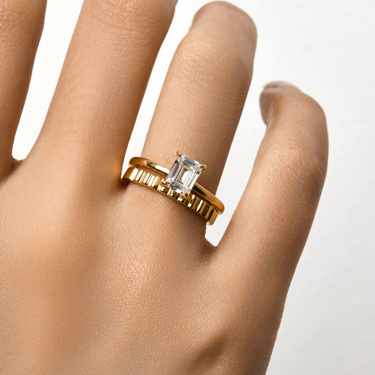 Mon Bisou Moissanite